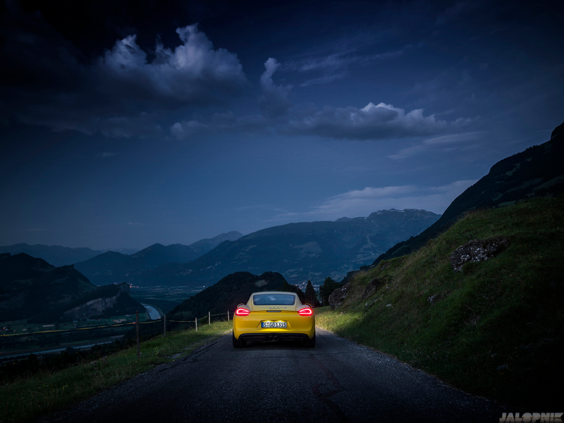 Illustration for article titled The Most Gorgeous Photos Of A Porsche Cayman You Will Ever See